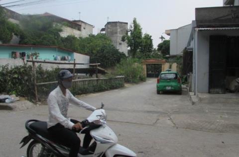 Quan[-]làm[-]đơn[-]nắn[-]đường,[-]dân[-]làm[-]đơn[-]đánh[-]lộn